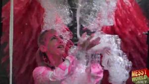 the-messyworld-human-carwash_10.jpg