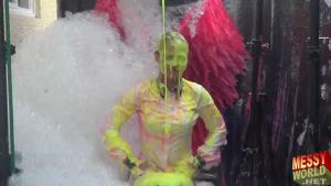 the-messyworld-human-carwash_11.jpg