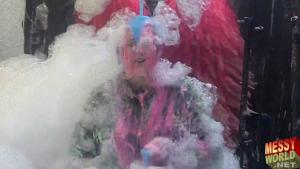 the-messyworld-human-carwash_15.jpg