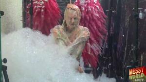 the-messyworld-human-carwash_21.jpg