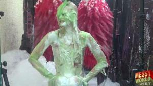 the-messyworld-human-carwash_25.jpg