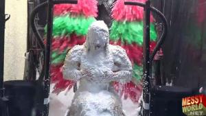 the-messyworld-human-carwash_41.jpg