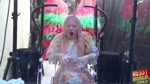 the-messyworld-human-carwash_44.jpg