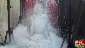 the-messyworld-human-carwash_58.jpg