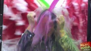 the-messyworld-human-carwash_7.jpg