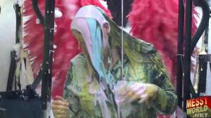 the-messyworld-human-carwash_8.jpg